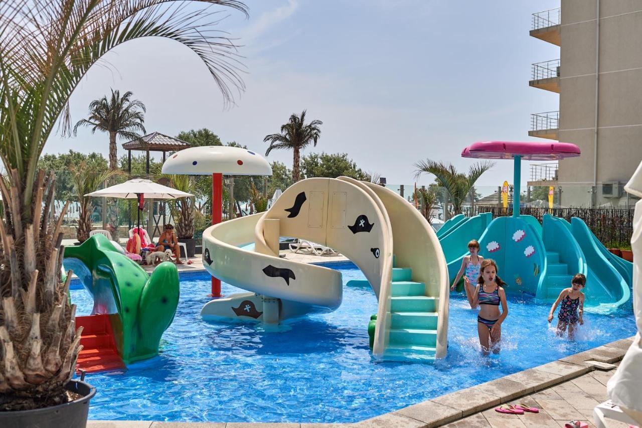 San Francisco Aparthotel Pool & Spa Mamaia Nord Năvodari Extérieur photo